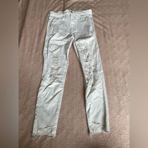 White American Eagle Ripped Jeans!